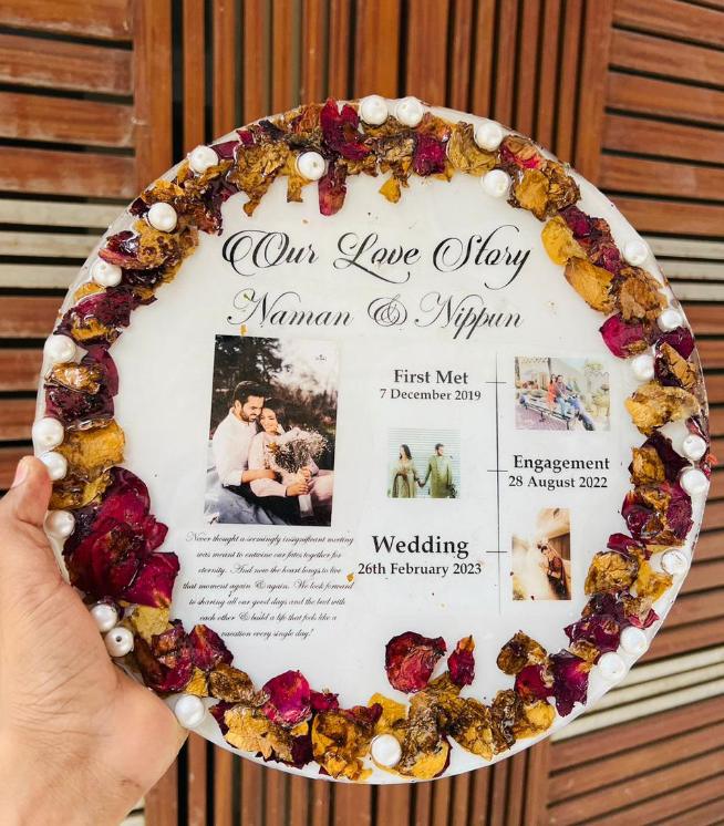 Customized Resin Photo Frame with Clear Groovy Easel Stand Personalized Home Decor Gift